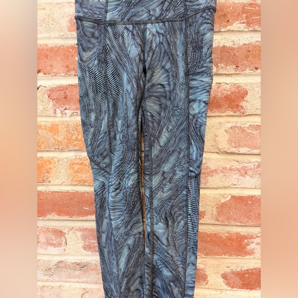 Lululemon Athletica Swirl Pattern Leggings size 0 - Picture 4 of 6